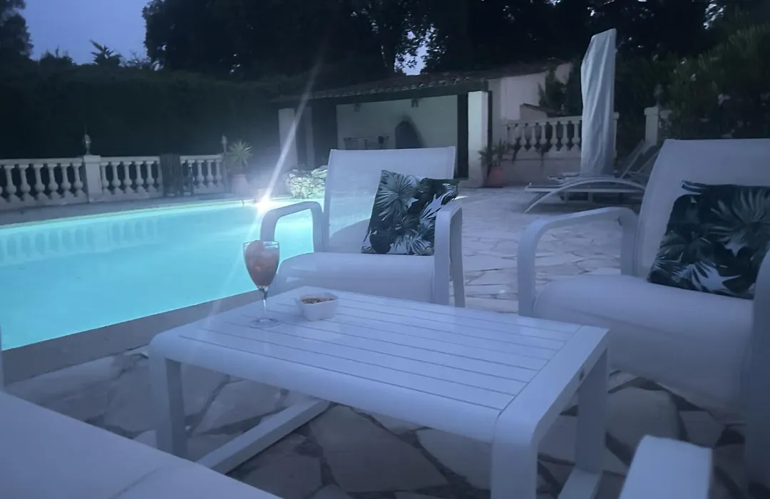 Domaine des Tuilières avec piscine-1